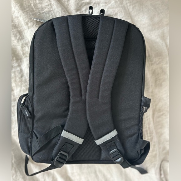 Belkin Black and Blue Backpack with Gray Highlights - Picture 8 of 11
